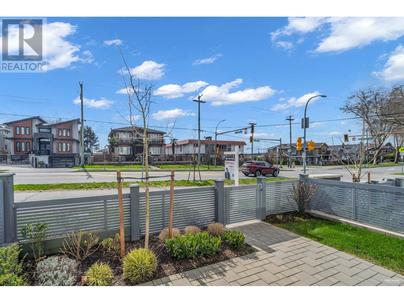 5603 Rumble Street, Burnaby, British Columbia  V5J 2C3 - Photo 4 - R2972333