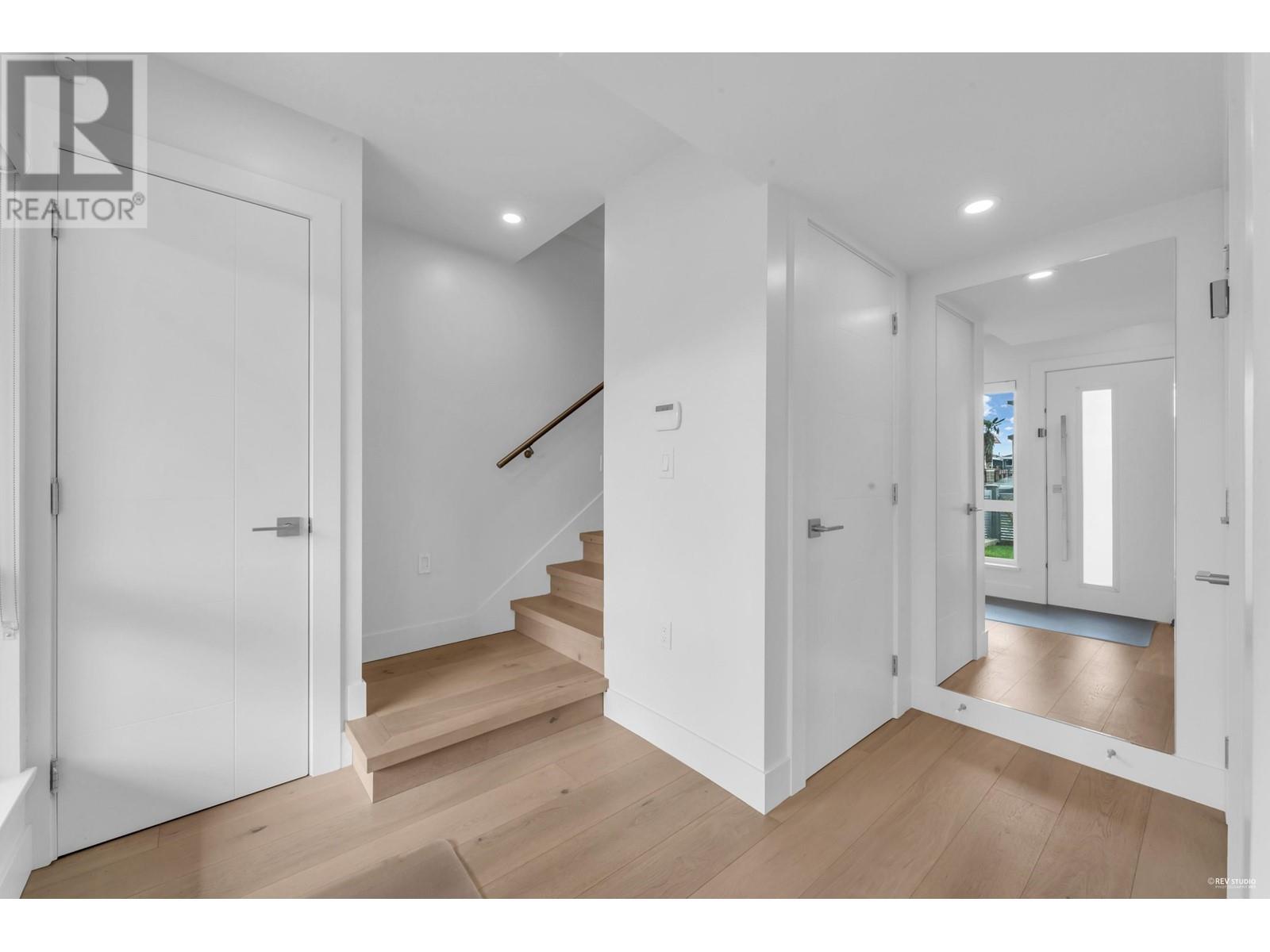 5603 Rumble Street, Burnaby, British Columbia  V5J 2C3 - Photo 6 - R2972333