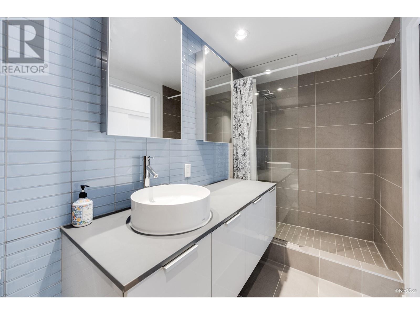 Listing Picture 25 of 40 : 2303 128 W CORDOVA STREET, Vancouver / 溫哥華 - 魯藝地產 Yvonne Lu Group - MLS Medallion Club Member