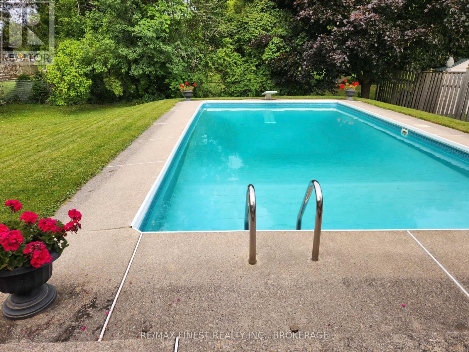 Property at 1869 SYDENHAM ROAD image 4