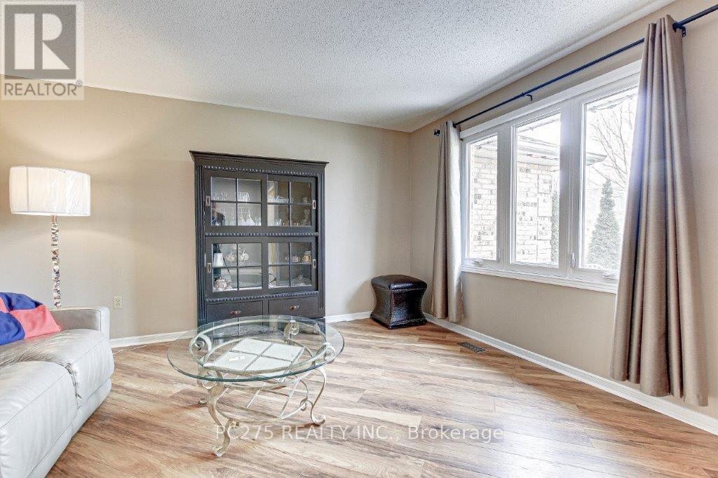 Photo 10 of 31 for 3914 Stacey Crescent