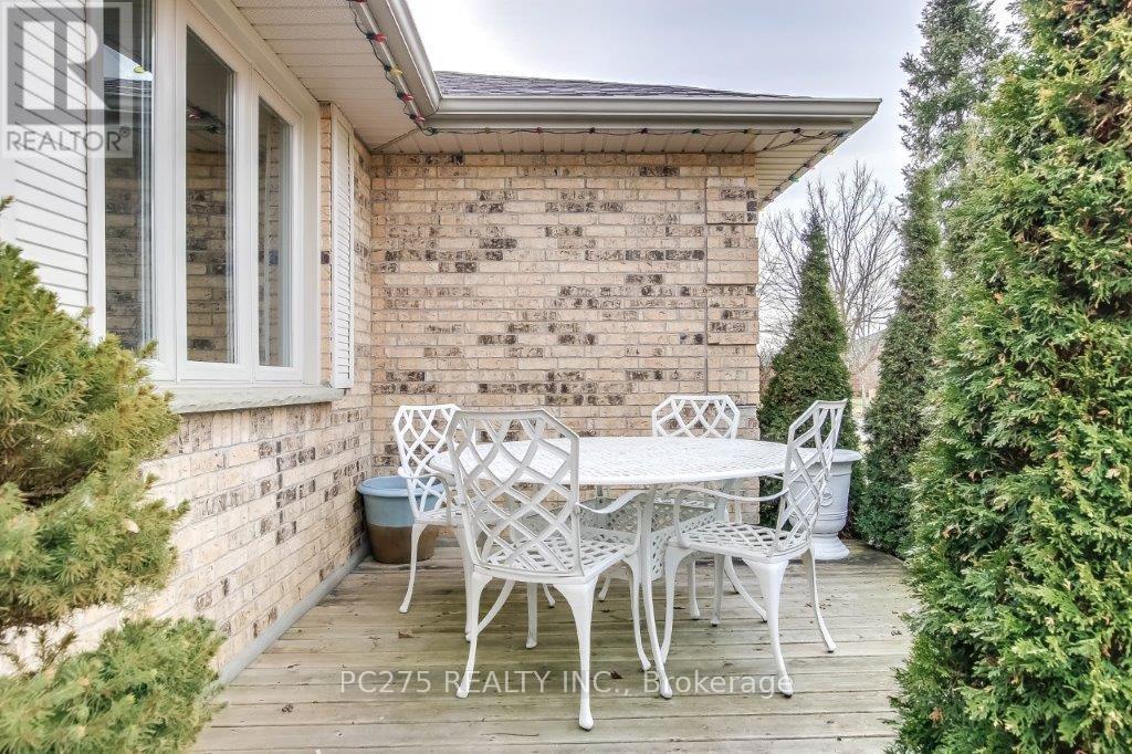 3914 Stacey Crescent, London South (South V), Ontario  N6P 1E8 - Photo 6 - X12011160