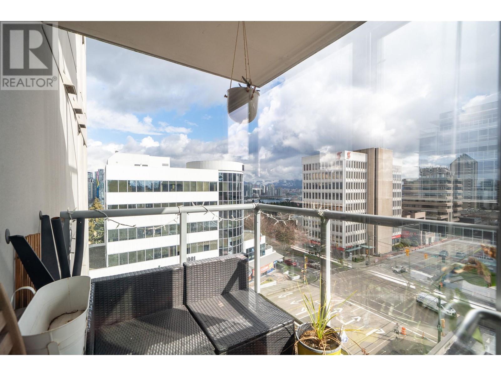 Listing Picture 18 of 24 : 808 1030 W BROADWAY AVENUE, Vancouver / 溫哥華 - 魯藝地產 Yvonne Lu Group - MLS Medallion Club Member