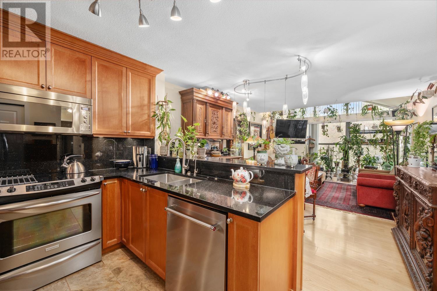 413 260 Newport Drive, Port Moody, British Columbia  V3H 5C6 - Photo 9 - R2980001
