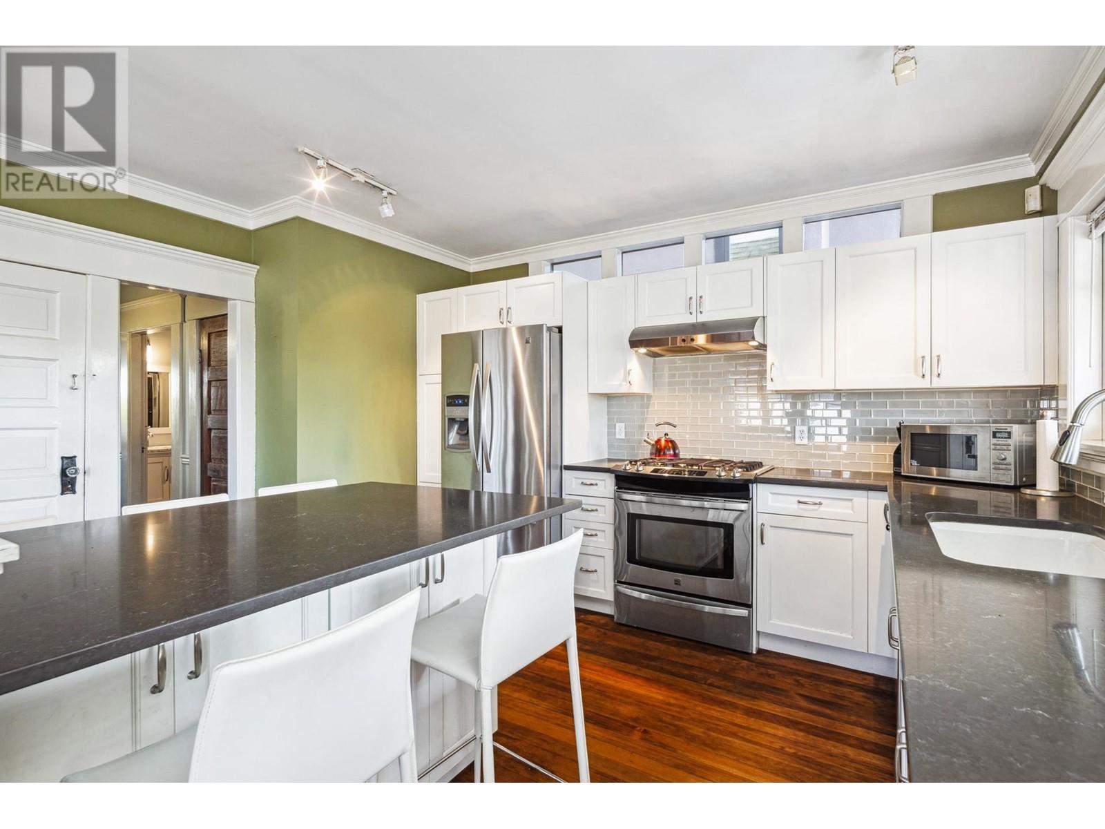 341 W 22nd Street, North Vancouver, British Columbia  V7M 2A3 - Photo 12 - R2979967