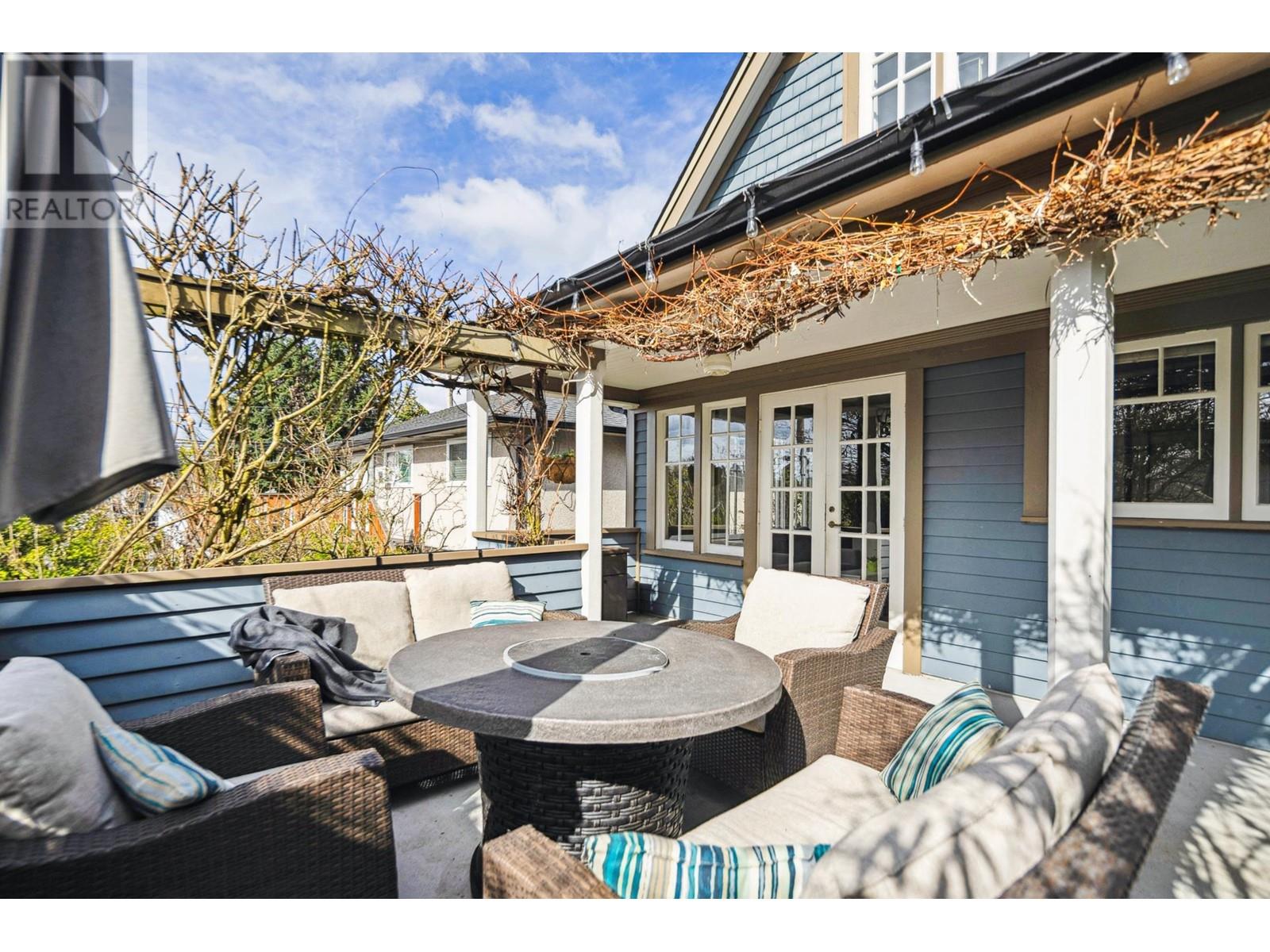 341 W 22nd Street, North Vancouver, British Columbia  V7M 2A3 - Photo 32 - R2979967
