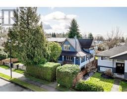 341 W 22ND STREET, North Vancouver, British Columbia