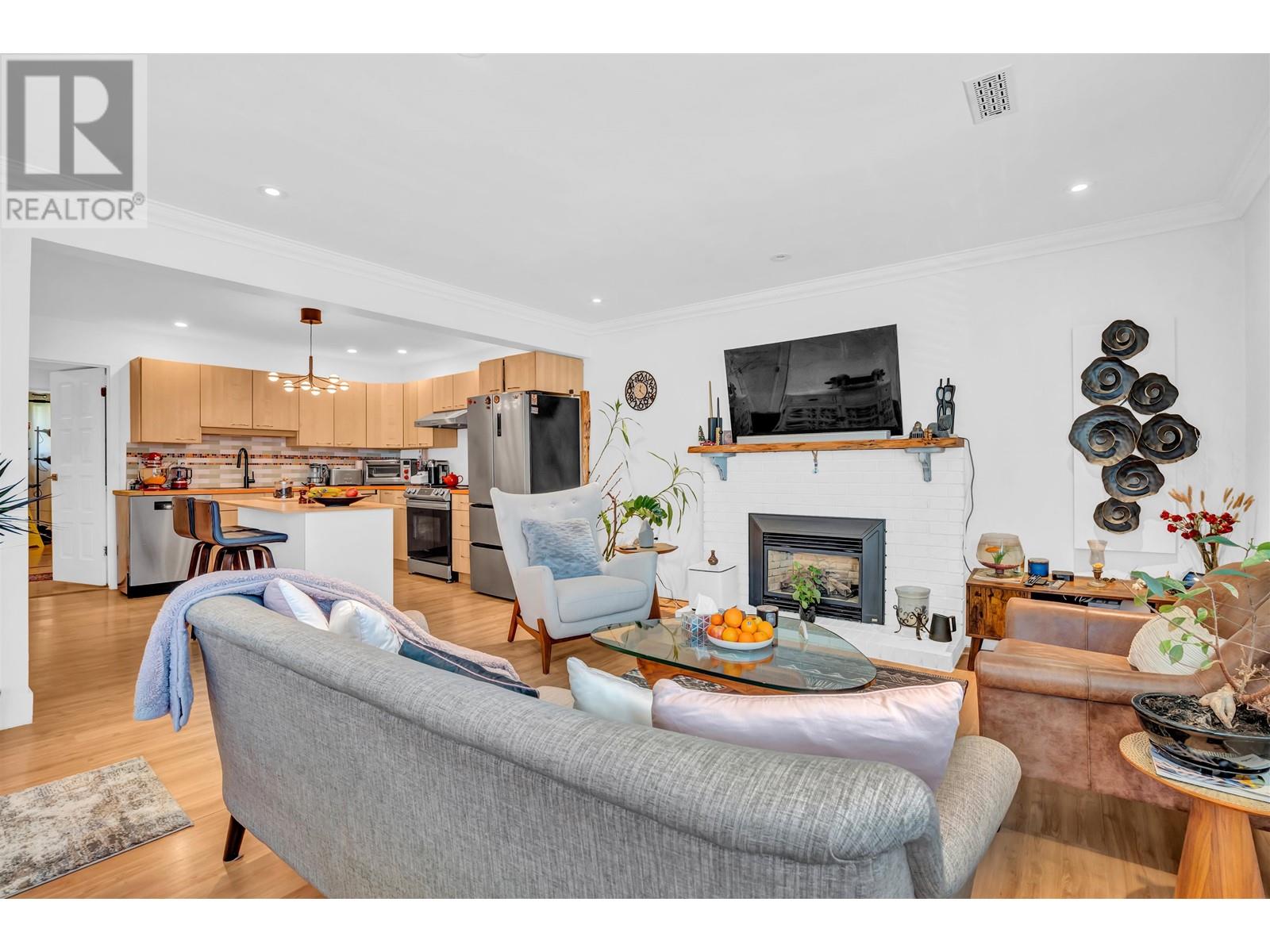 2322 Kirkstone Road, North Vancouver, British Columbia  V7J 3M3 - Photo 6 - R2979976