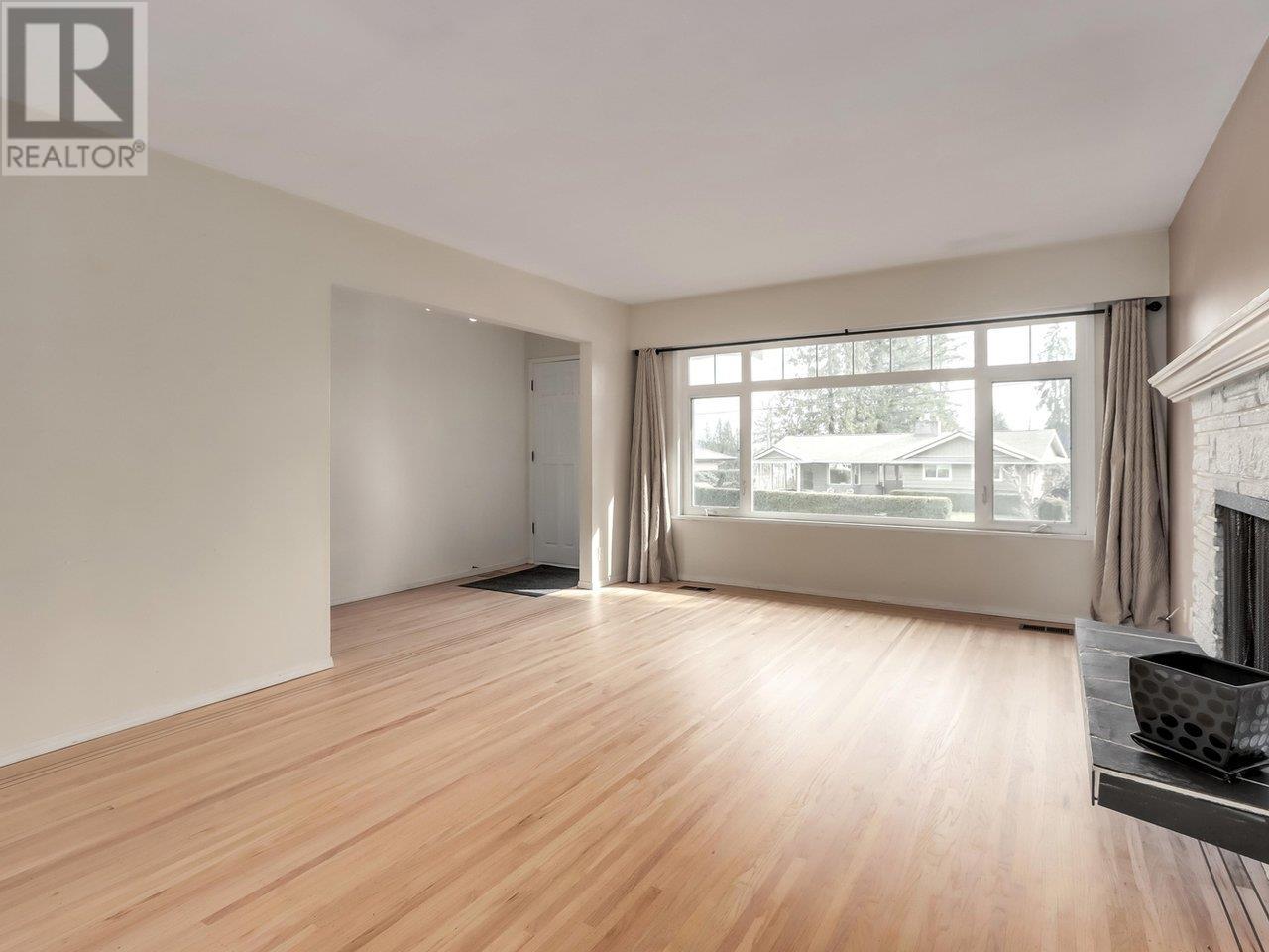 Property at 2984 PLYMOUTH DRIVE image 3