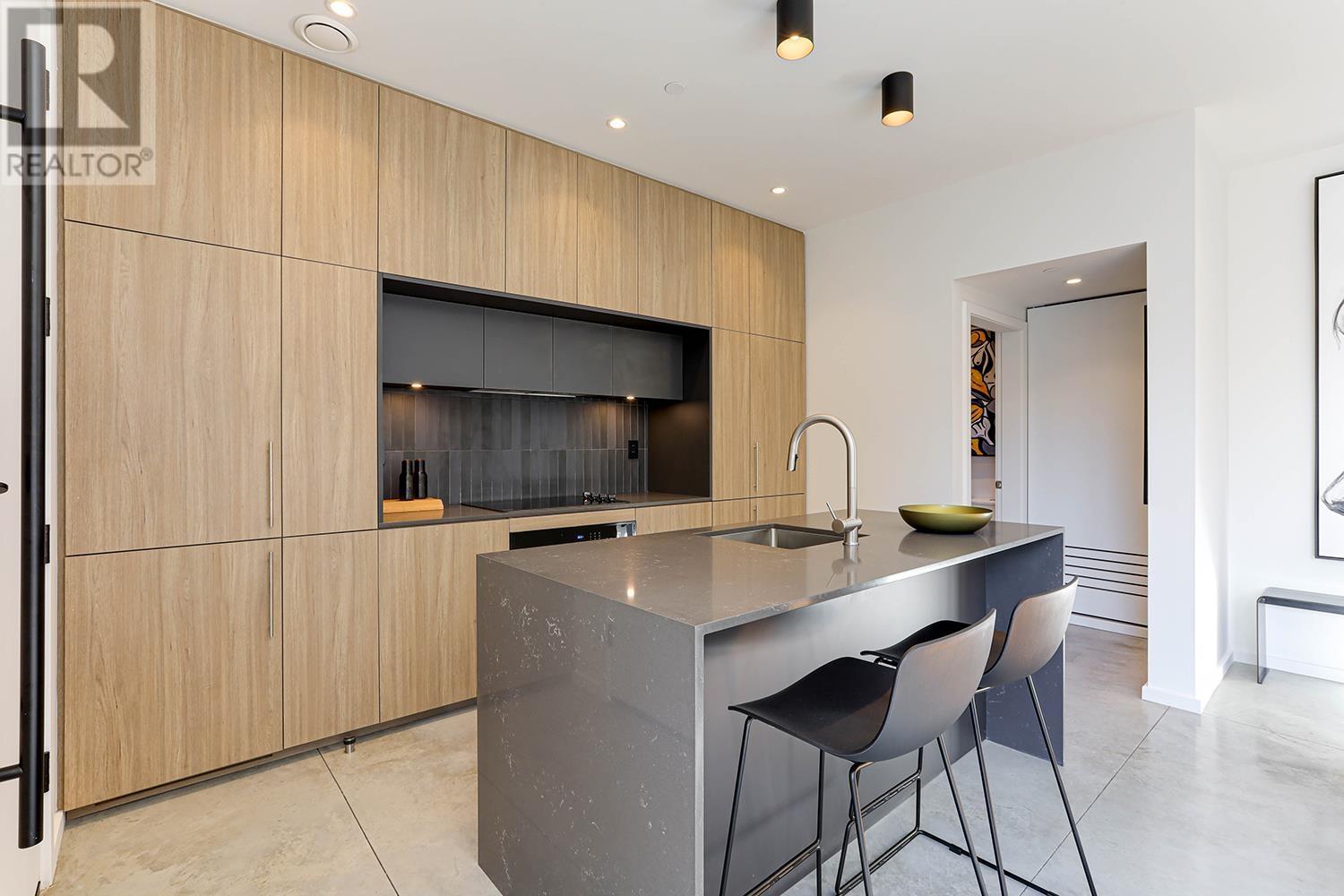 Listing Picture 7 of 23 : 1 2709 NAPIER STREET, Vancouver / 溫哥華 - 魯藝地產 Yvonne Lu Group - MLS Medallion Club Member