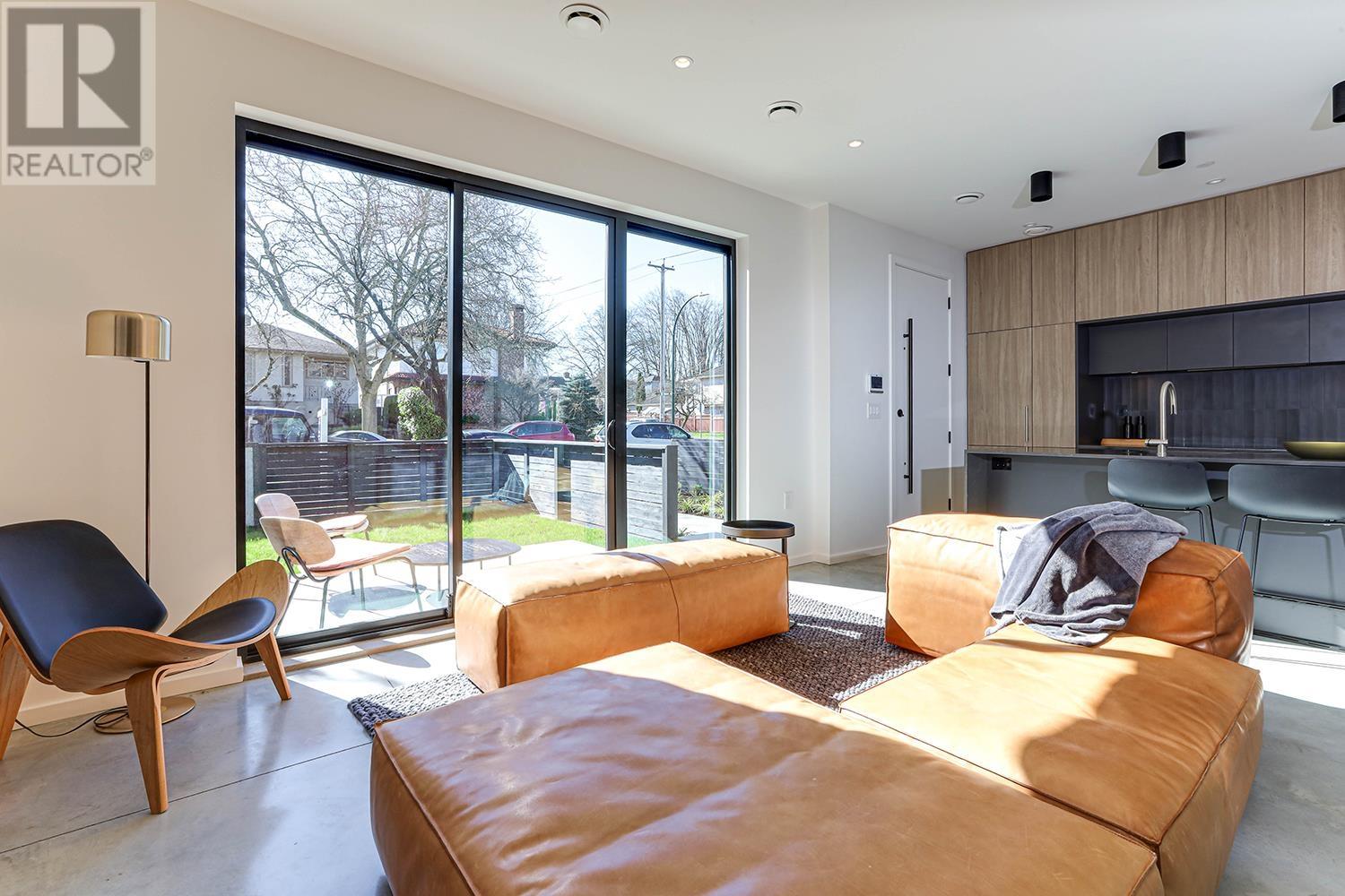Listing Picture 5 of 23 : 1 2709 NAPIER STREET, Vancouver / 溫哥華 - 魯藝地產 Yvonne Lu Group - MLS Medallion Club Member