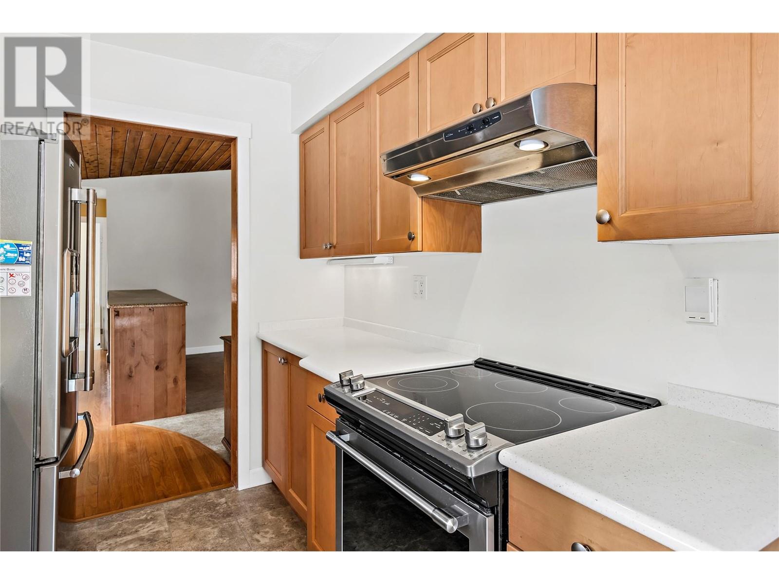 1681 12 Avenue Se, Salmon Arm, British Columbia  V1E 2E4 - Photo 6 - 10334074