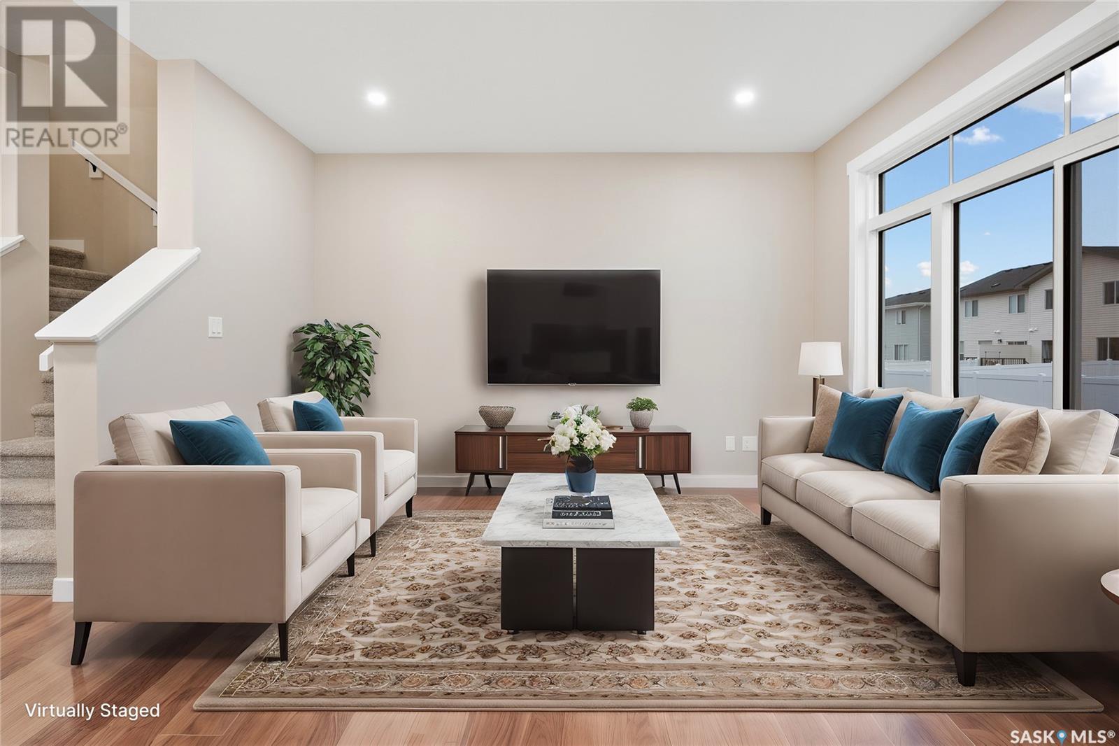 Property at 443 Fortosky MANOR image 3
