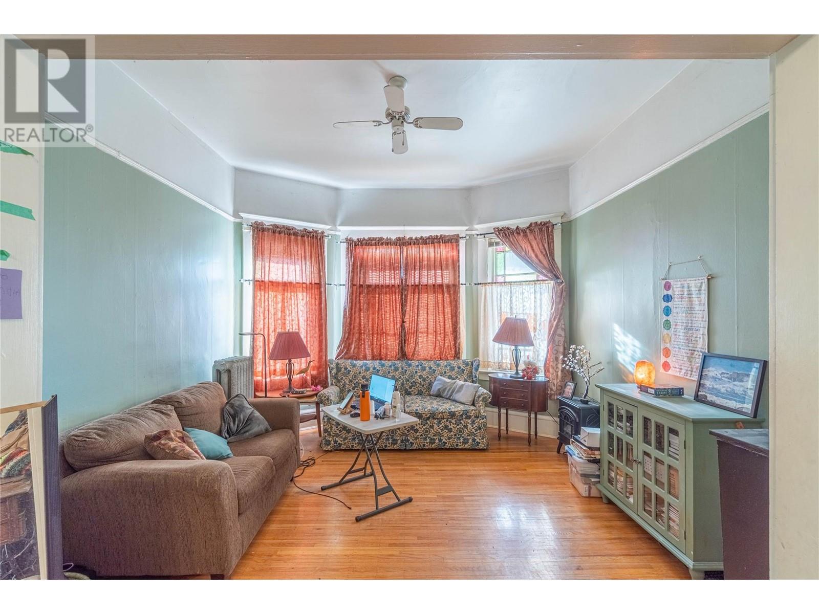 Property at 608 St Paul Street image 4