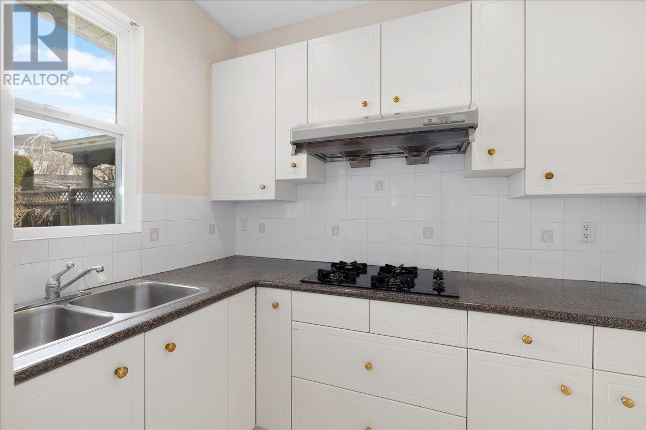 Listing Picture 16 of 40 : 5631 COLVILLE ROAD, Richmond / 烈治文 - 魯藝地產 Yvonne Lu Group - MLS Medallion Club Member