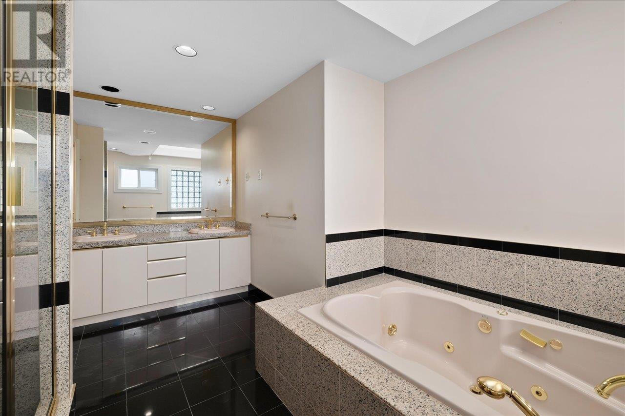Listing Picture 29 of 40 : 5631 COLVILLE ROAD, Richmond / 烈治文 - 魯藝地產 Yvonne Lu Group - MLS Medallion Club Member