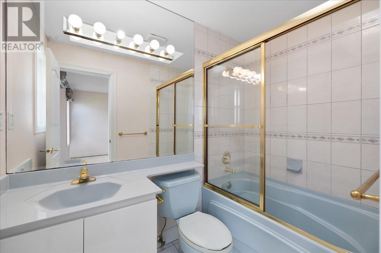 Listing Picture 38 of 40 : 5631 COLVILLE ROAD, Richmond / 烈治文 - 魯藝地產 Yvonne Lu Group - MLS Medallion Club Member