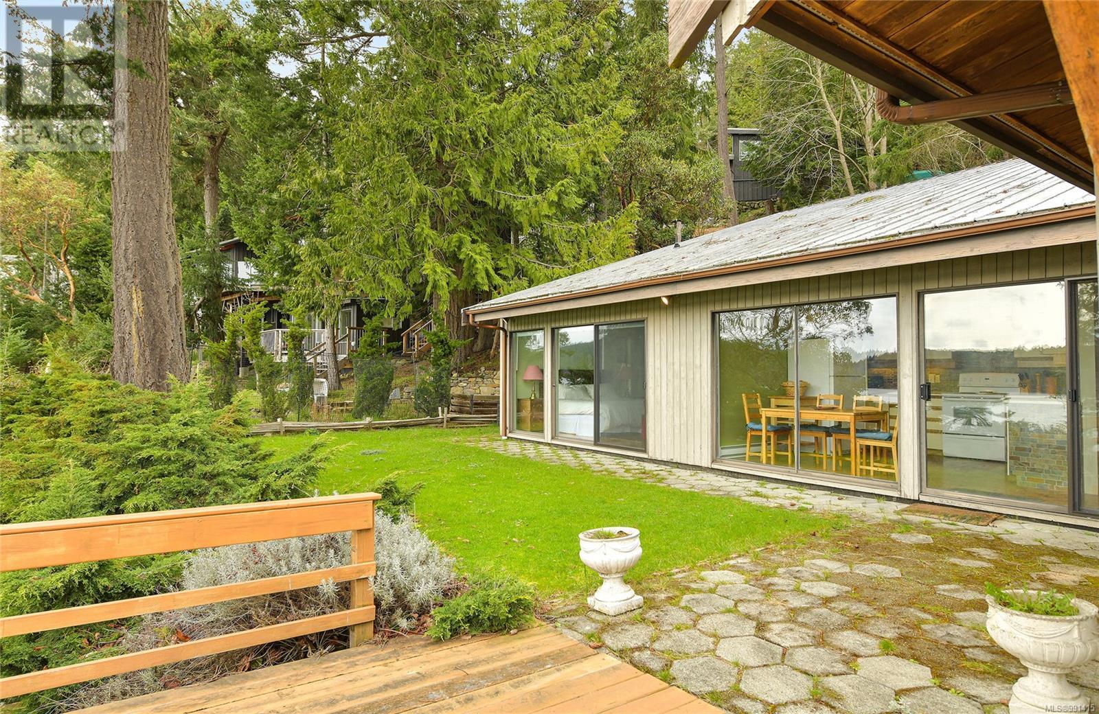 524 Bay Trnabt, Mayne Island, British Columbia  V0N 2J2 - Photo 39 - 991415
