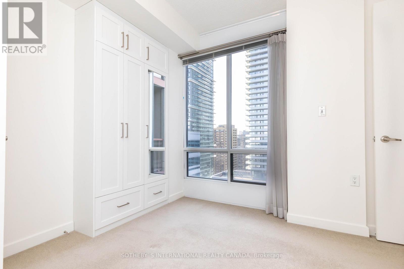 2004 - 85 Bloor Street E, Toronto, Ontario  M4W 3Y1 - Photo 8 - C12030106
