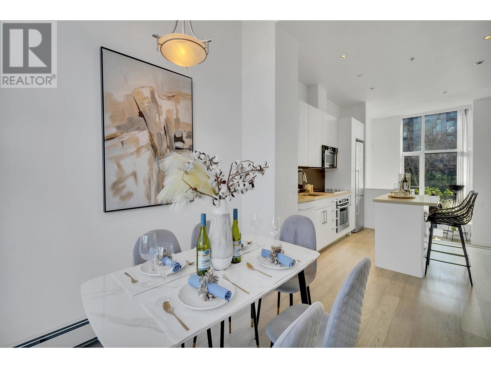 Listing Picture 4 of 33 : 332 W 1ST AVENUE, Vancouver / 溫哥華 - 魯藝地產 Yvonne Lu Group - MLS Medallion Club Member