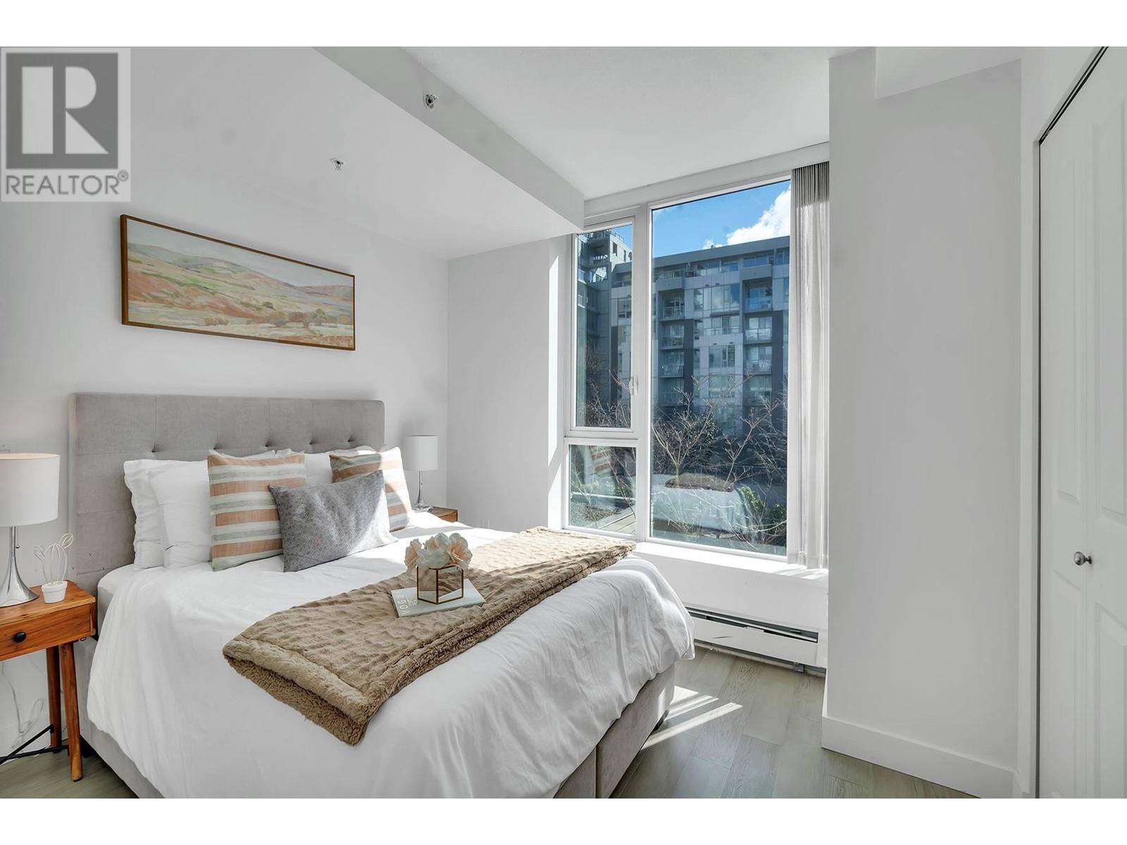 Listing Picture 16 of 33 : 332 W 1ST AVENUE, Vancouver / 溫哥華 - 魯藝地產 Yvonne Lu Group - MLS Medallion Club Member