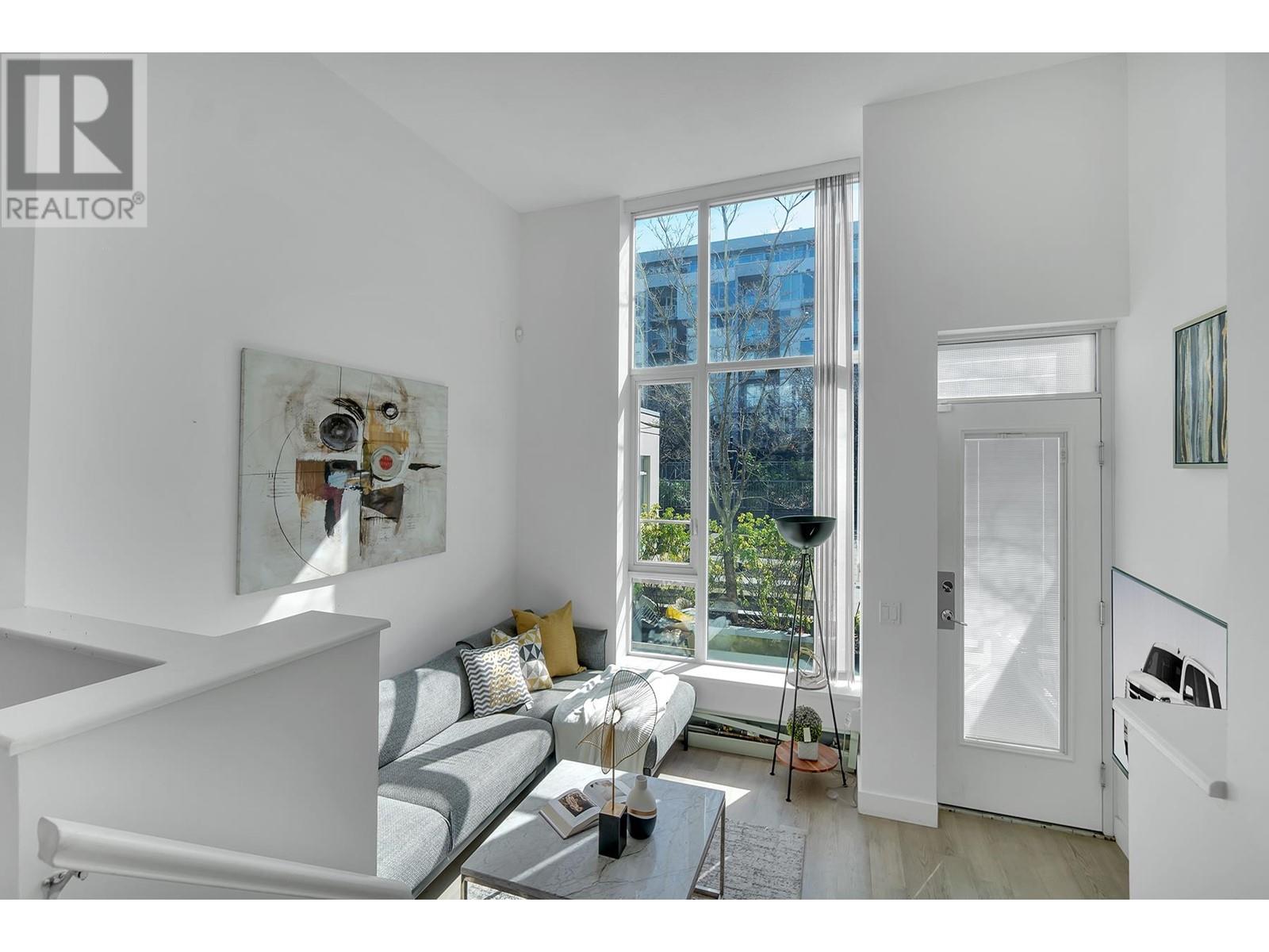 Listing Picture 12 of 33 : 332 W 1ST AVENUE, Vancouver / 溫哥華 - 魯藝地產 Yvonne Lu Group - MLS Medallion Club Member