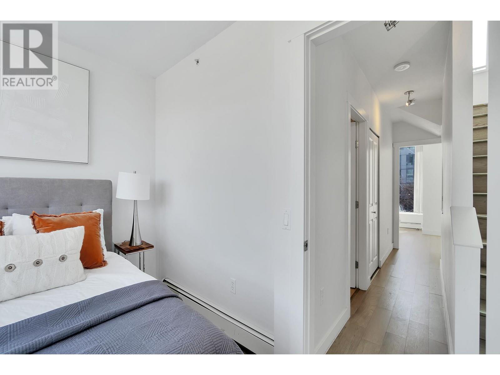 Listing Picture 23 of 33 : 332 W 1ST AVENUE, Vancouver / 溫哥華 - 魯藝地產 Yvonne Lu Group - MLS Medallion Club Member