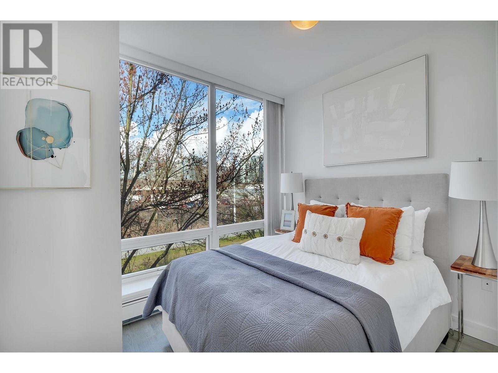 Listing Picture 21 of 33 : 332 W 1ST AVENUE, Vancouver / 溫哥華 - 魯藝地產 Yvonne Lu Group - MLS Medallion Club Member