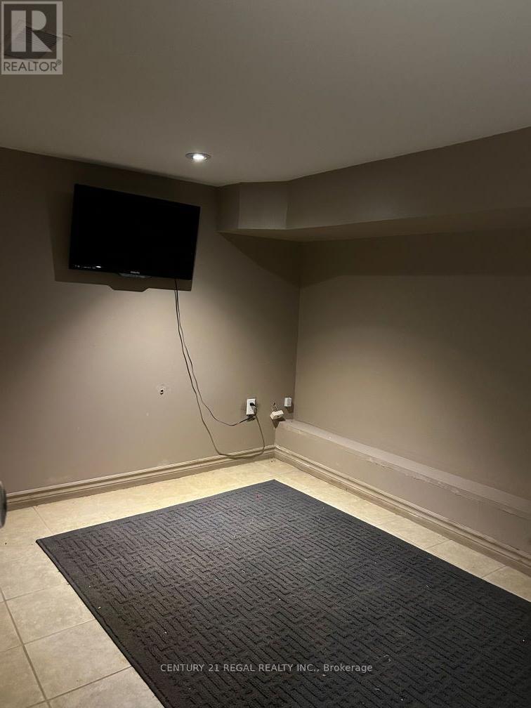 3409 Lake Shore Boulevard W, Toronto (Long Branch), Ontario  M8W 1N2 - Photo 10 - W12030110