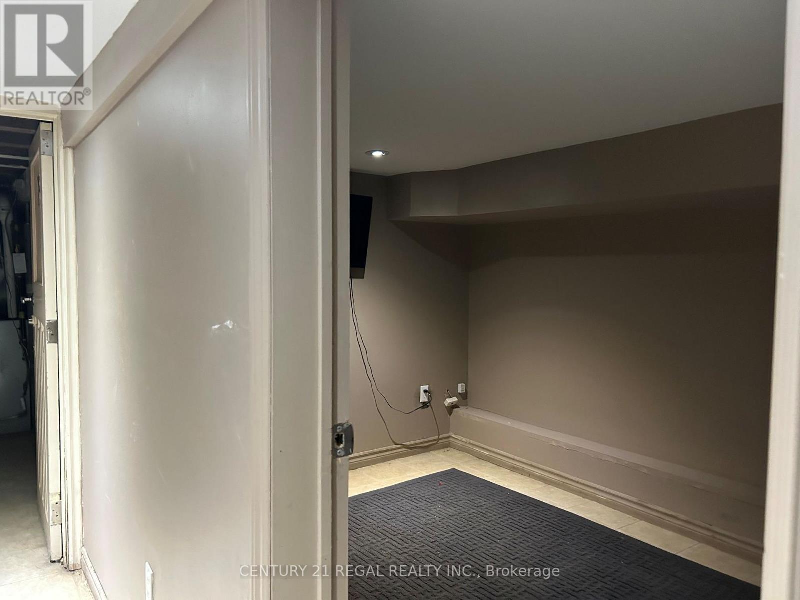 3409 Lake Shore Boulevard W, Toronto (Long Branch), Ontario  M8W 1N2 - Photo 11 - W12030110