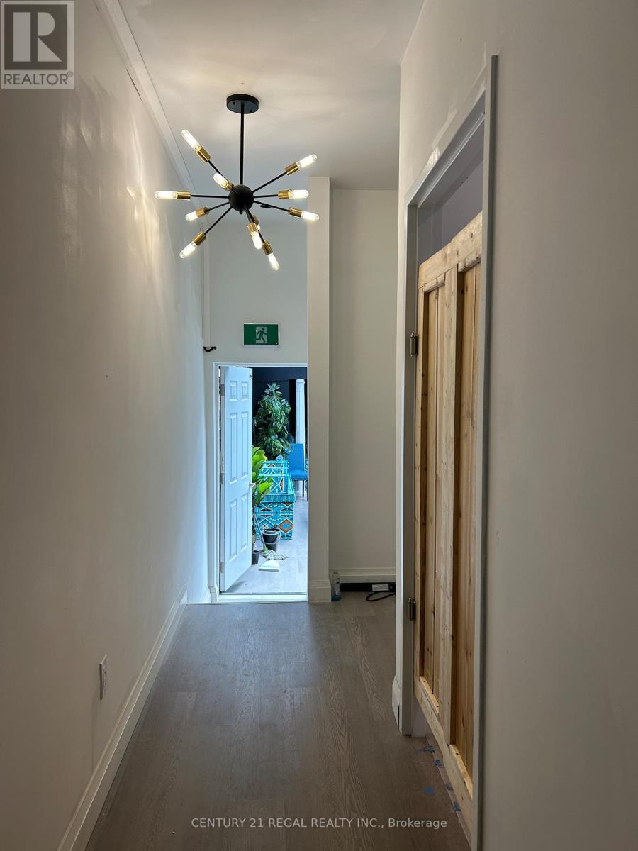 3409 Lake Shore Boulevard W, Toronto (Long Branch), Ontario  M8W 1N2 - Photo 6 - W12030110