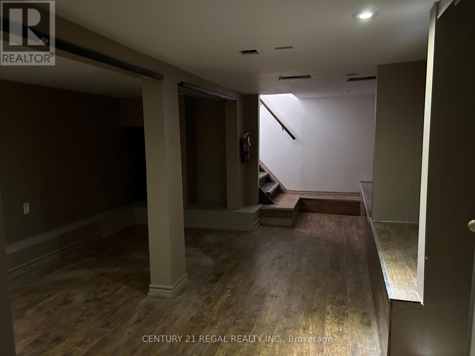 3409 Lake Shore Boulevard W, Toronto (Long Branch), Ontario  M8W 1N2 - Photo 9 - W12030110