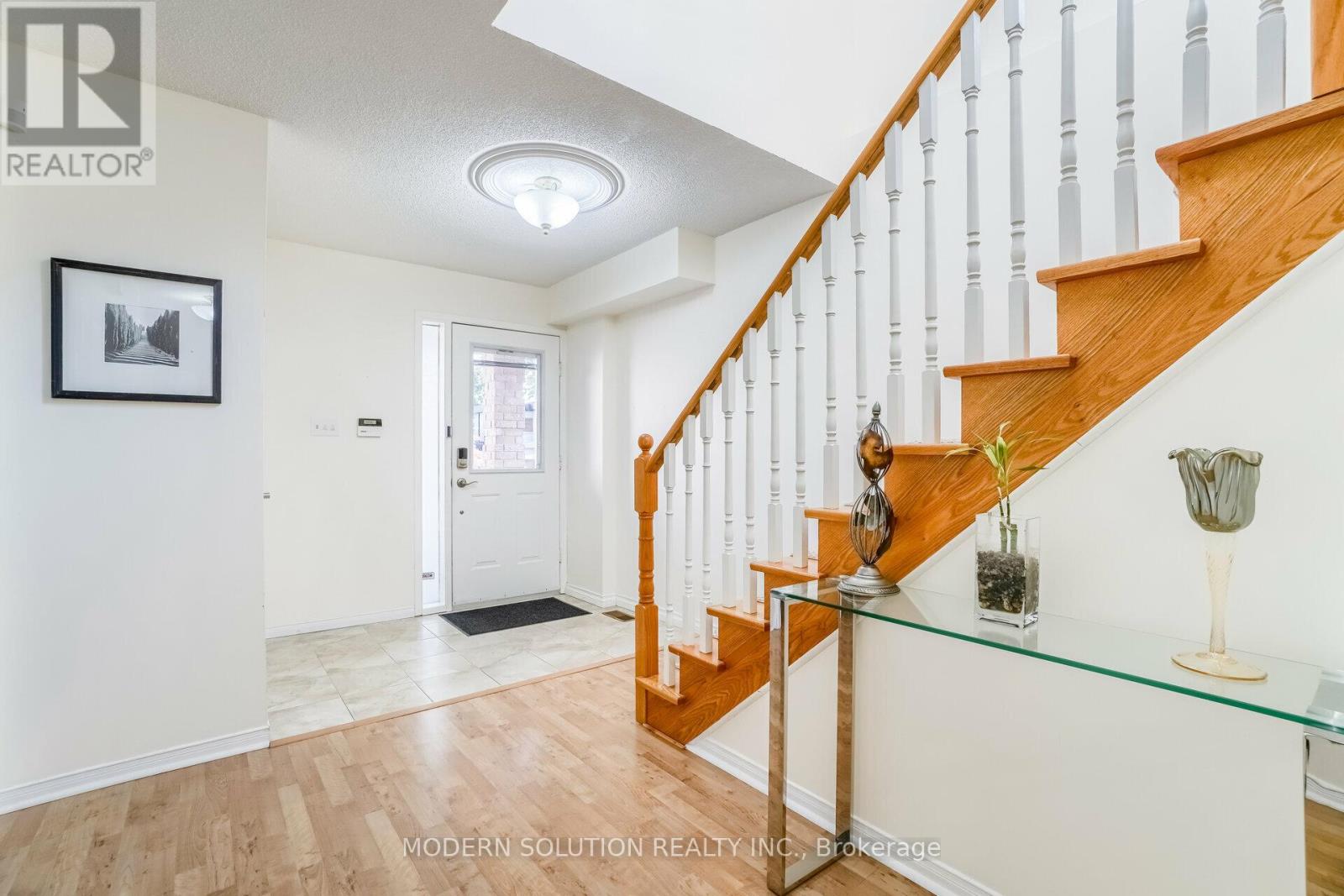 617 Curzon Avenue, Mississauga, Ontario  L5G 1P8 - Photo 6 - W12015706
