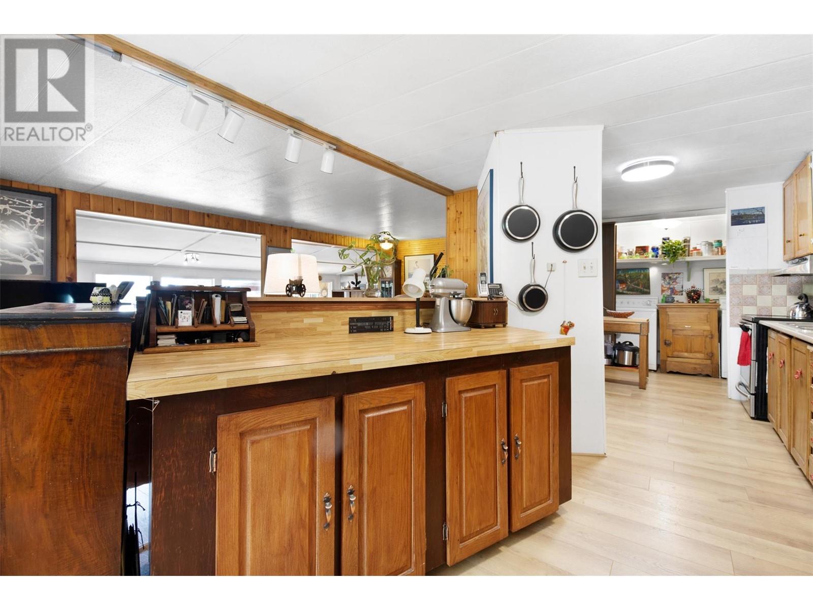 3096 Lindberg Road, Sorrento, British Columbia  V0E 2W1 - Photo 15 - 10339445