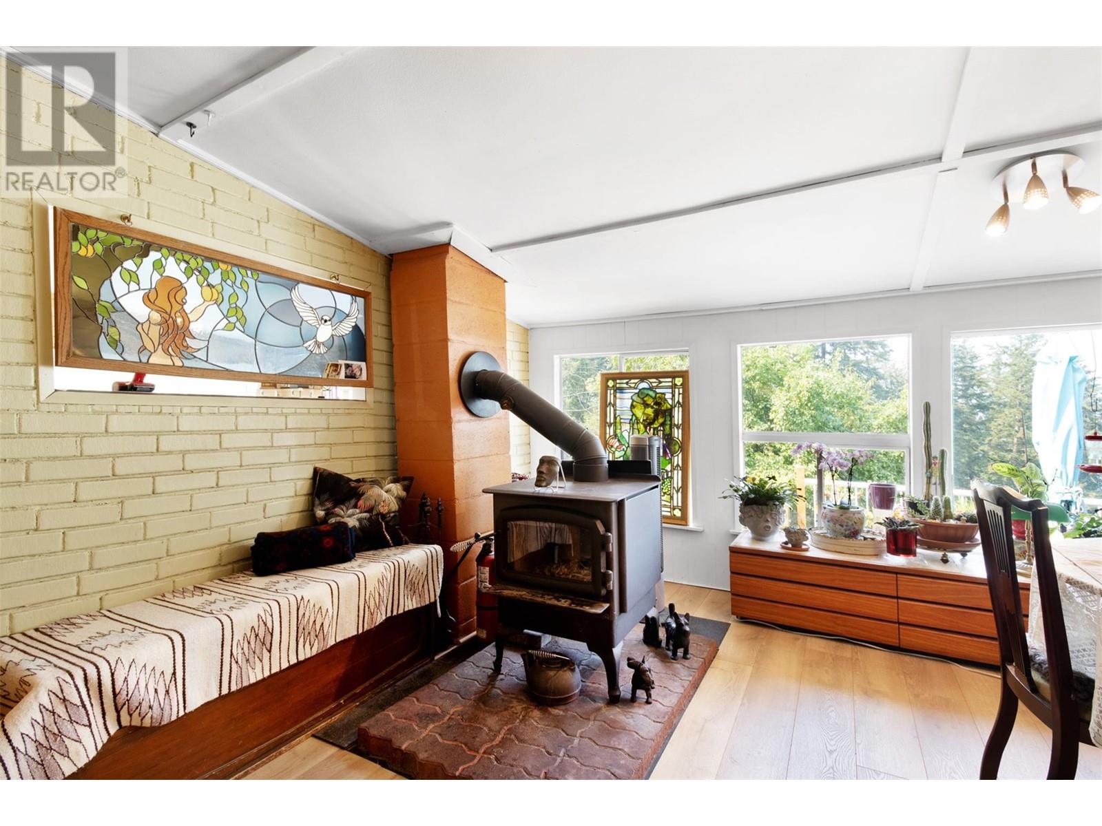 3096 Lindberg Road, Sorrento, British Columbia  V0E 2W1 - Photo 37 - 10339445