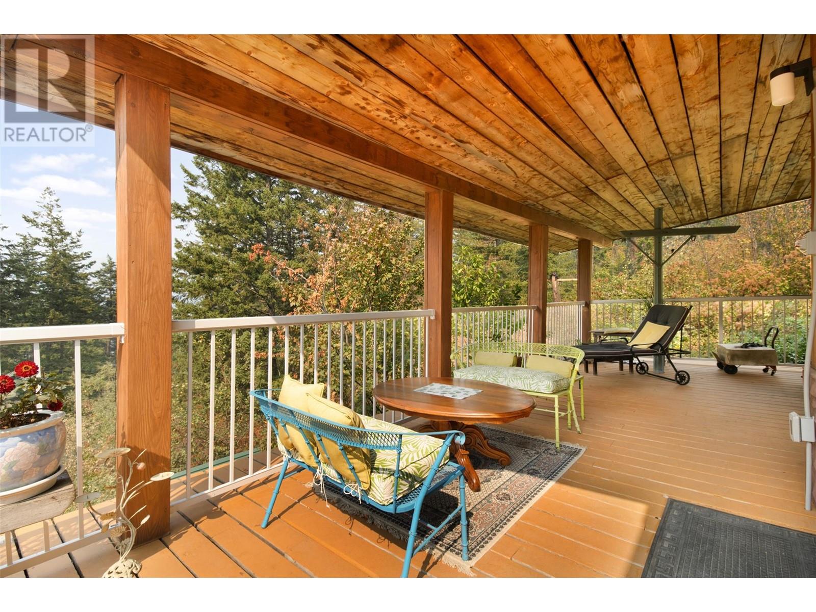3096 Lindberg Road, Sorrento, British Columbia  V0E 2W1 - Photo 44 - 10339445