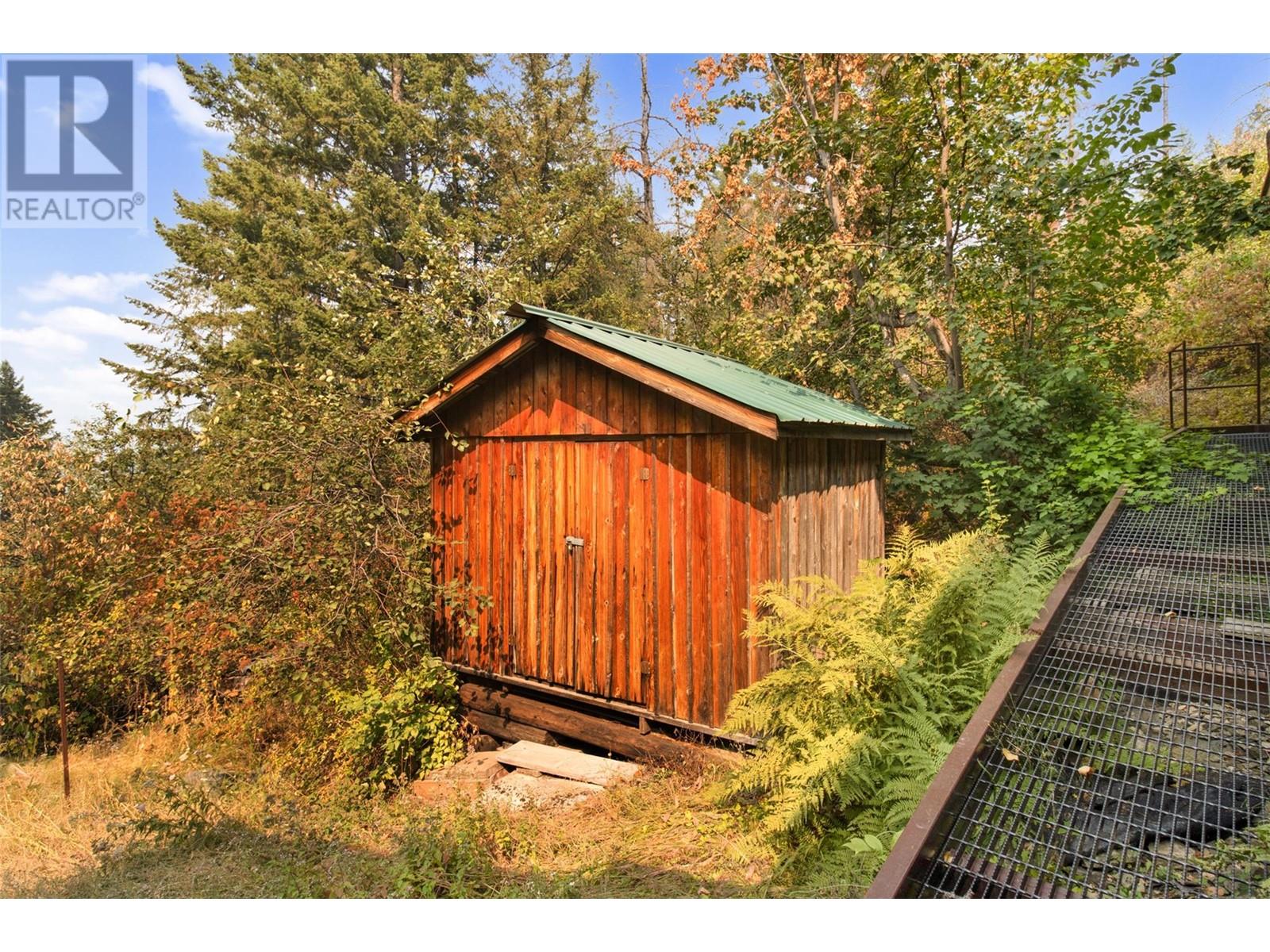 3096 Lindberg Road, Sorrento, British Columbia  V0E 2W1 - Photo 48 - 10339445