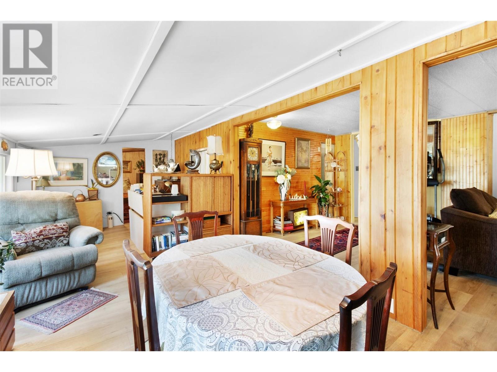 3096 Lindberg Road, Sorrento, British Columbia  V0E 2W1 - Photo 24 - 10339445