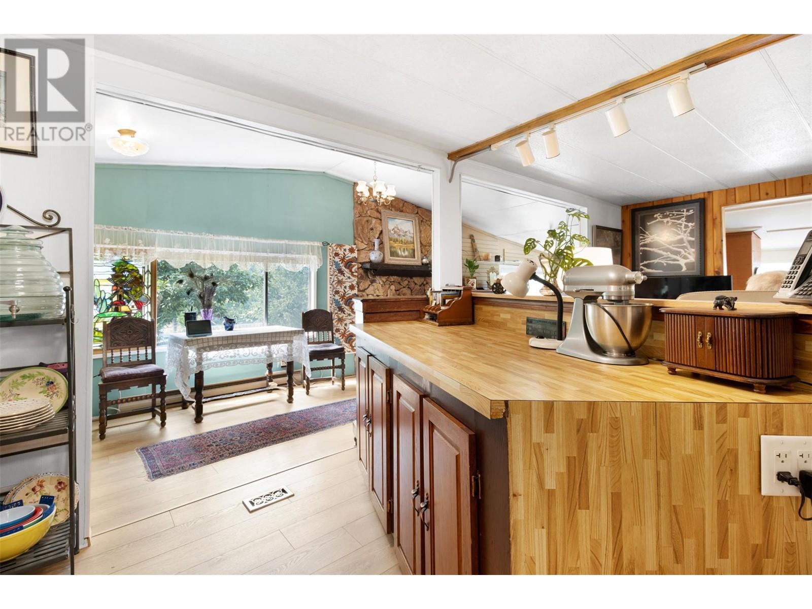 3096 Lindberg Road, Sorrento, British Columbia  V0E 2W1 - Photo 14 - 10339445