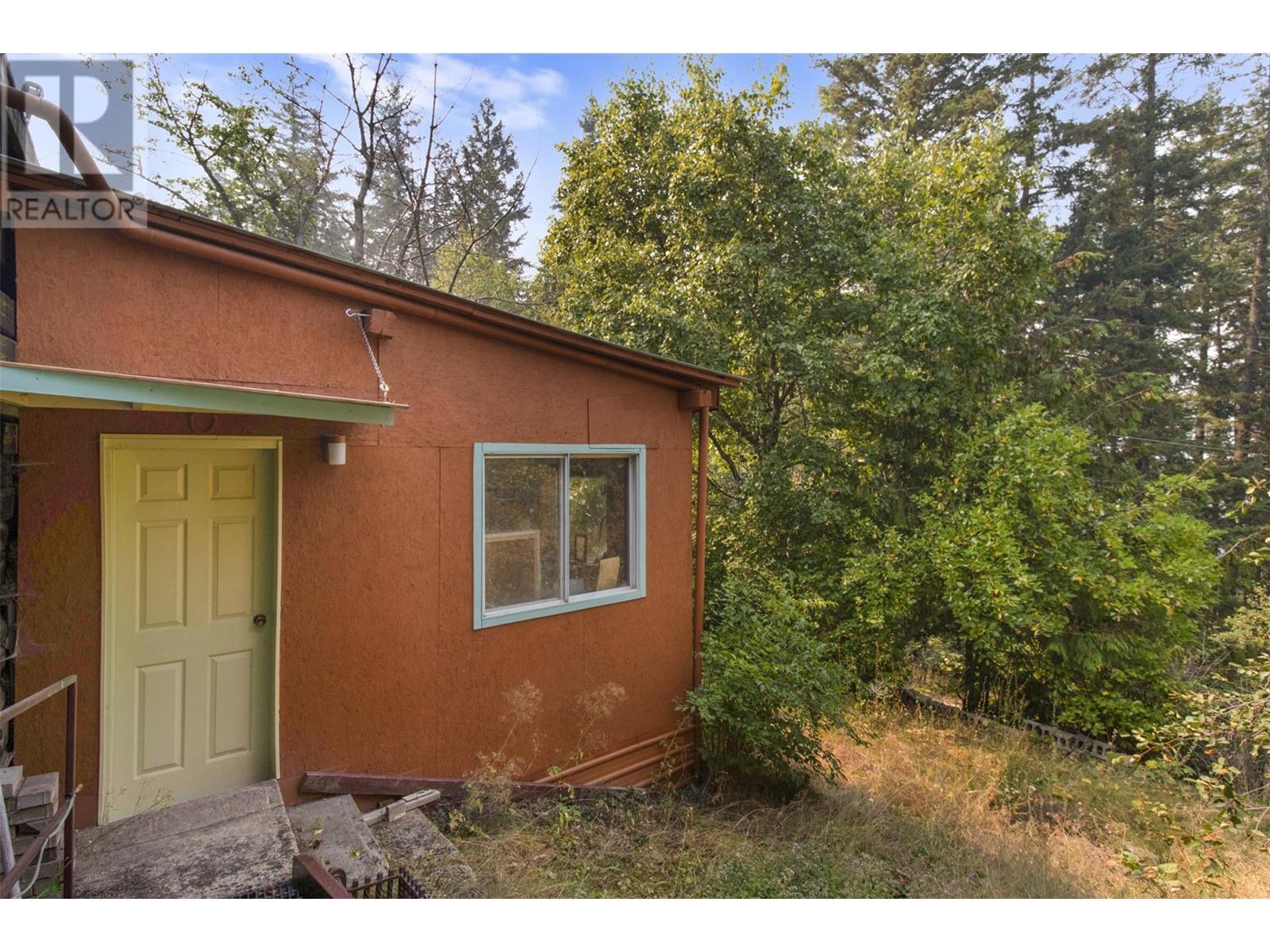 3096 Lindberg Road, Sorrento, British Columbia  V0E 2W1 - Photo 47 - 10339445