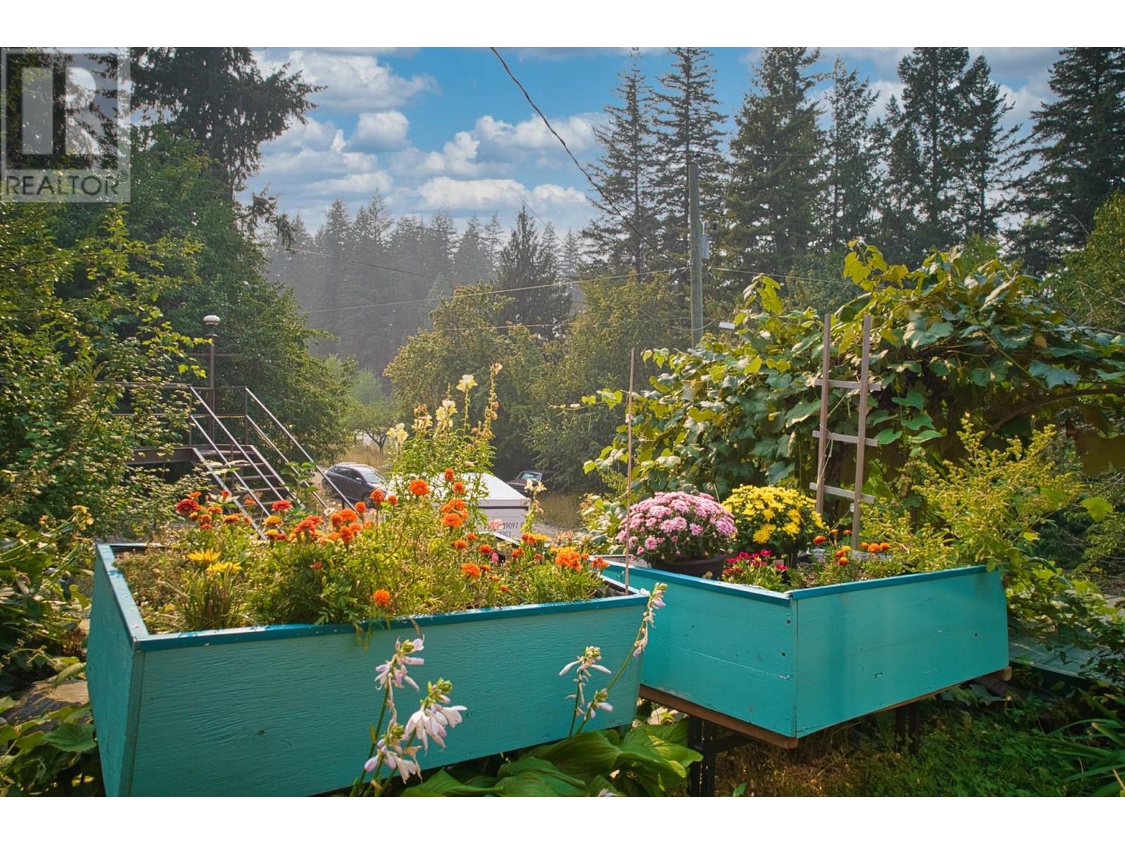 3096 Lindberg Road, Sorrento, British Columbia  V0E 2W1 - Photo 57 - 10339445