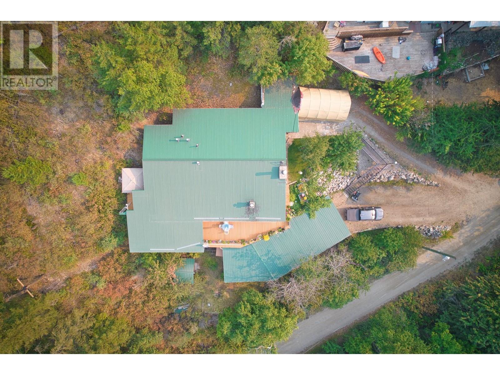 3096 Lindberg Road, Sorrento, British Columbia  V0E 2W1 - Photo 65 - 10339445