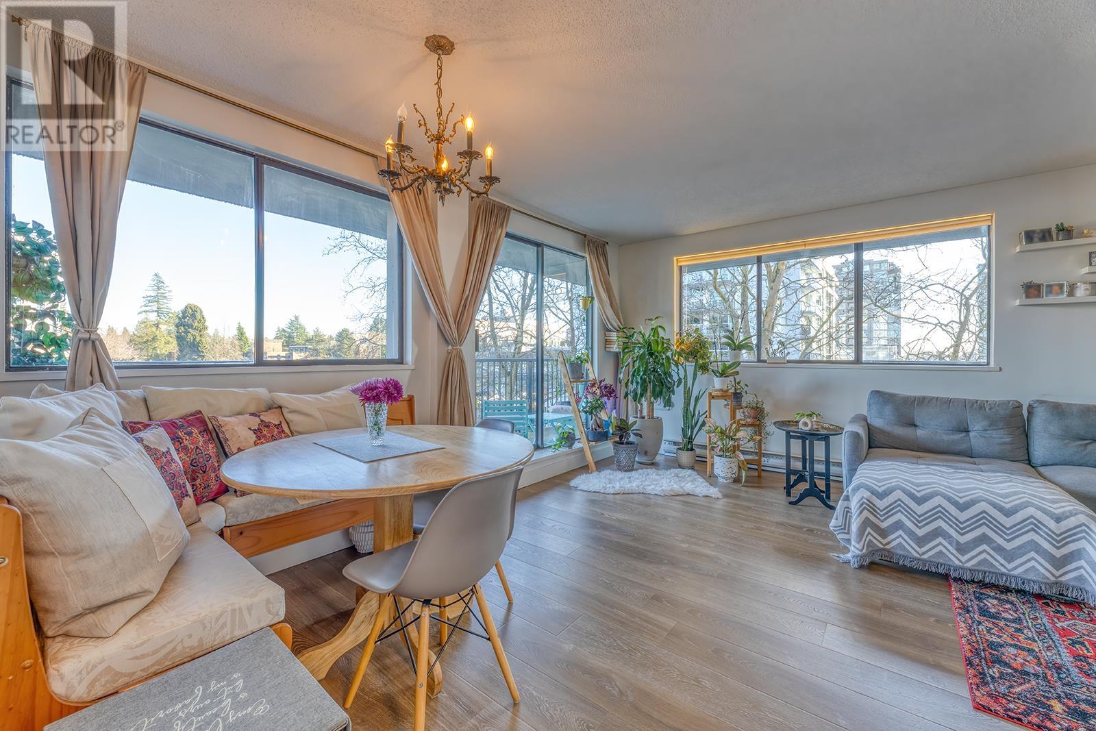 306 150 E 15th Street, North Vancouver, British Columbia  V7L 4N9 - Photo 2 - R2980042