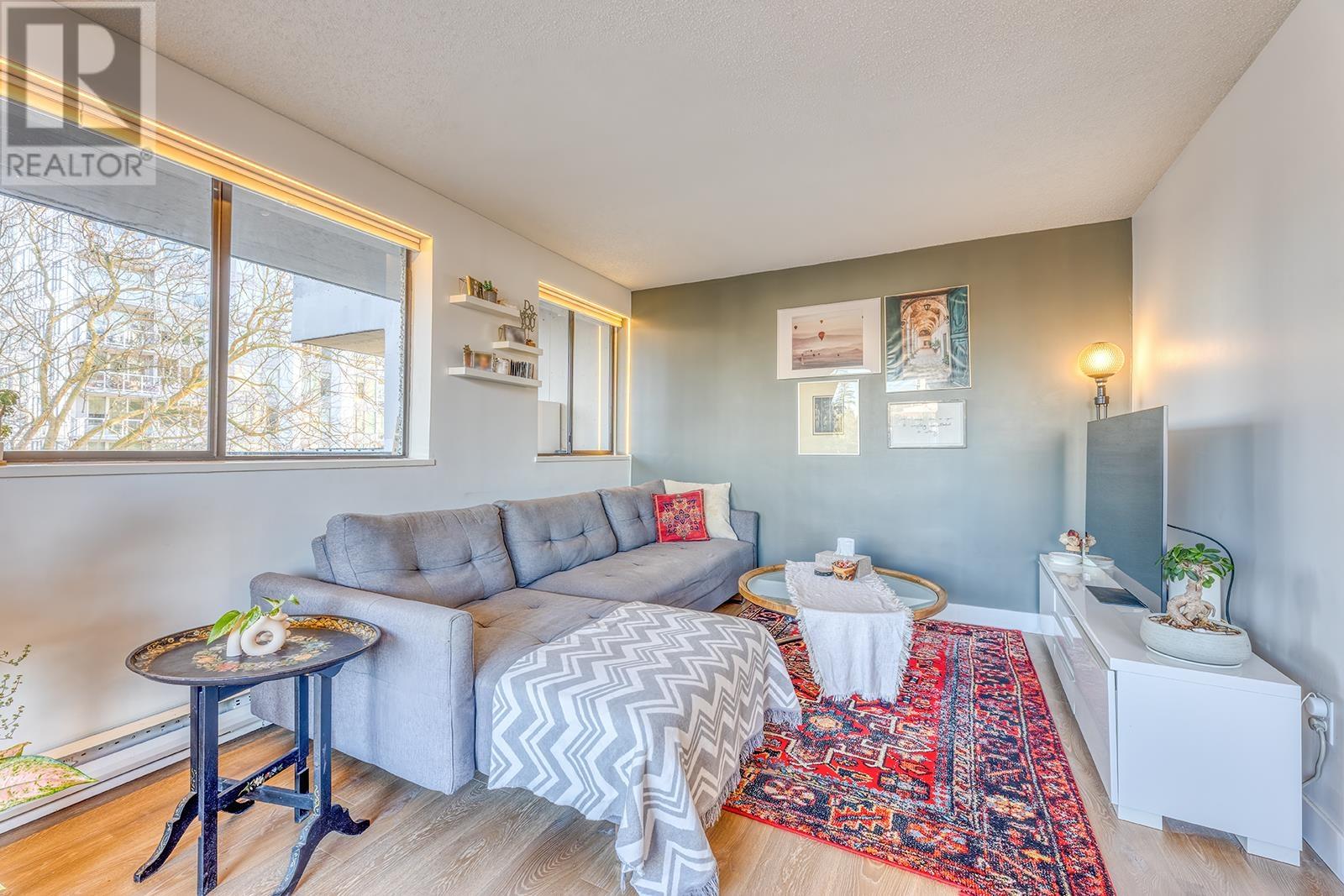306 150 E 15th Street, North Vancouver, British Columbia  V7L 4N9 - Photo 3 - R2980042