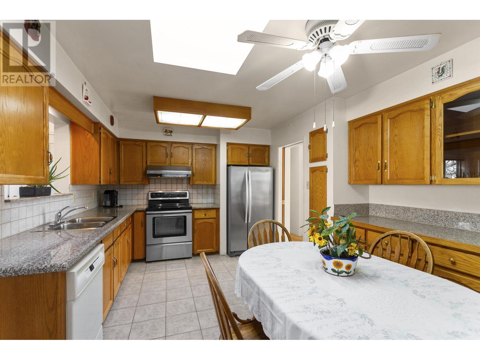 6771 Winch Street, Burnaby, British Columbia  V5B 2L7 - Photo 11 - R2980026