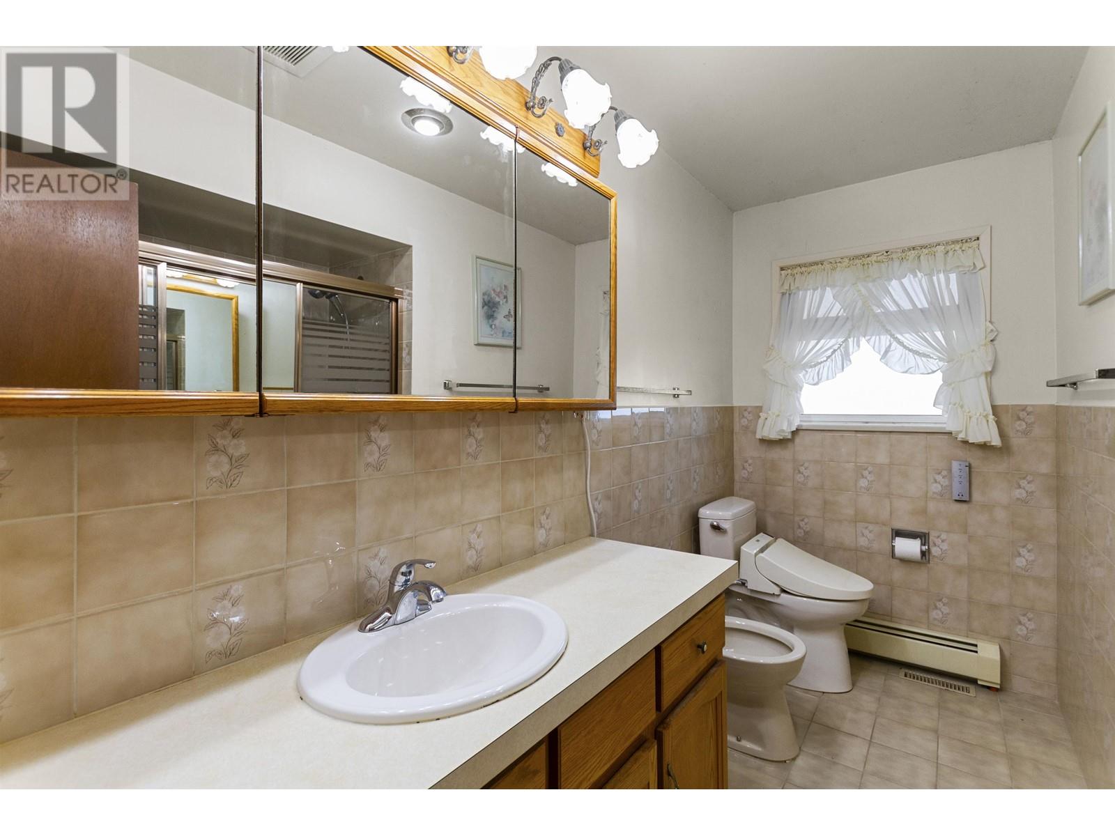 6771 Winch Street, Burnaby, British Columbia  V5B 2L7 - Photo 15 - R2980026