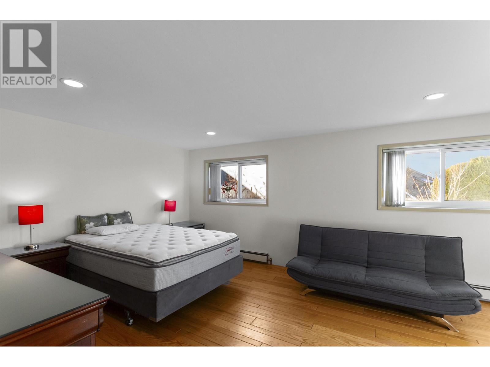 6771 Winch Street, Burnaby, British Columbia  V5B 2L7 - Photo 21 - R2980026