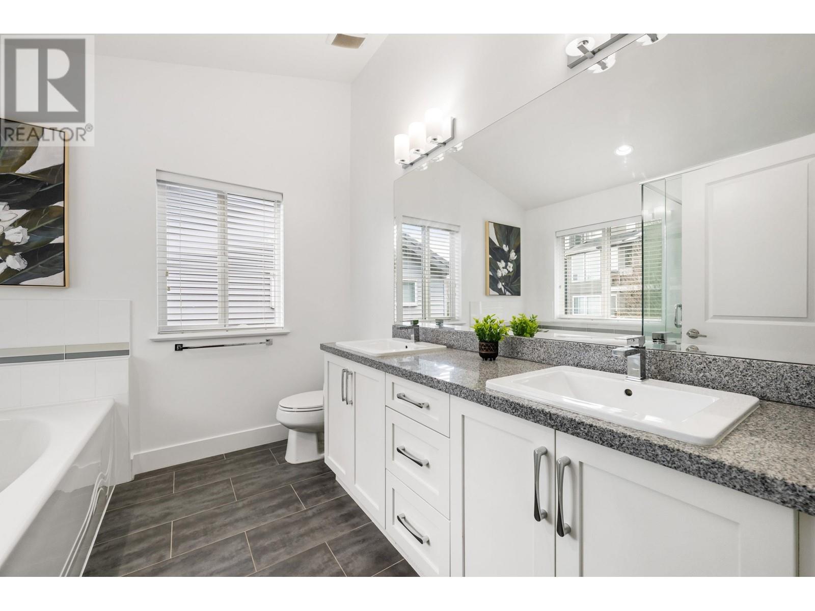 10476 Robertson Street, Maple Ridge, British Columbia  V2W 0H8 - Photo 13 - R2980063