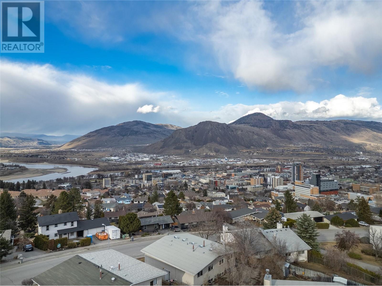 Property at 204 MONASHEE Place image 2