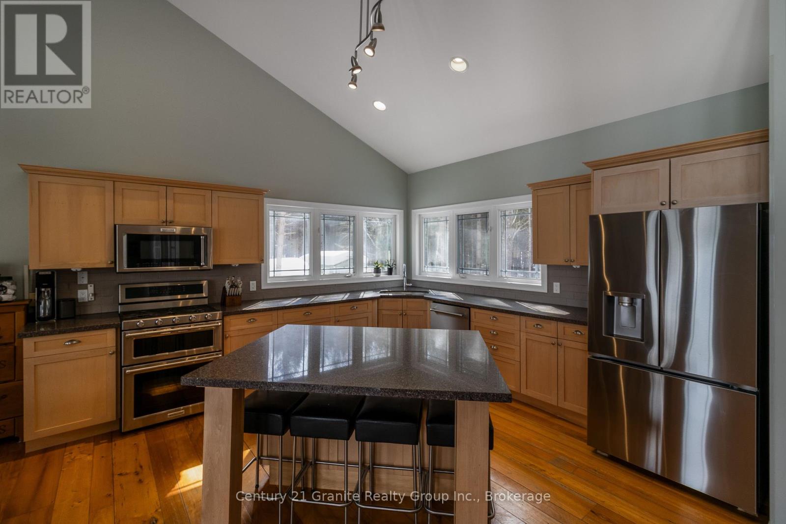 1047 Bonis Lane, Minden Hills, Ontario  K0M 2K0 - Photo 13 - X12028032